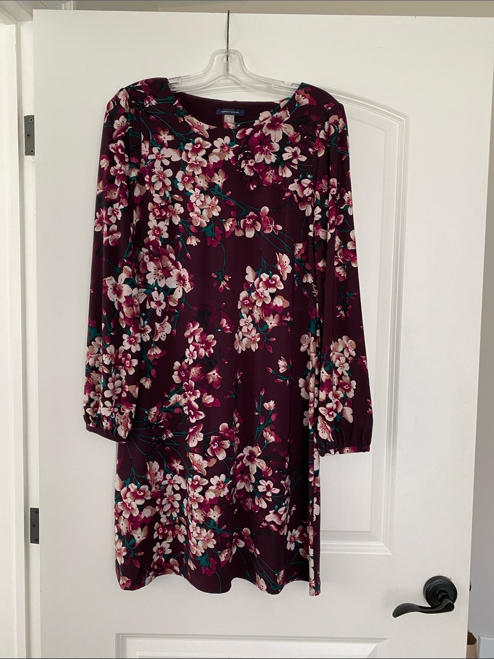 Tommy Hilfiger Women's Long Sleeve Floral Shift Dress in Burgundy